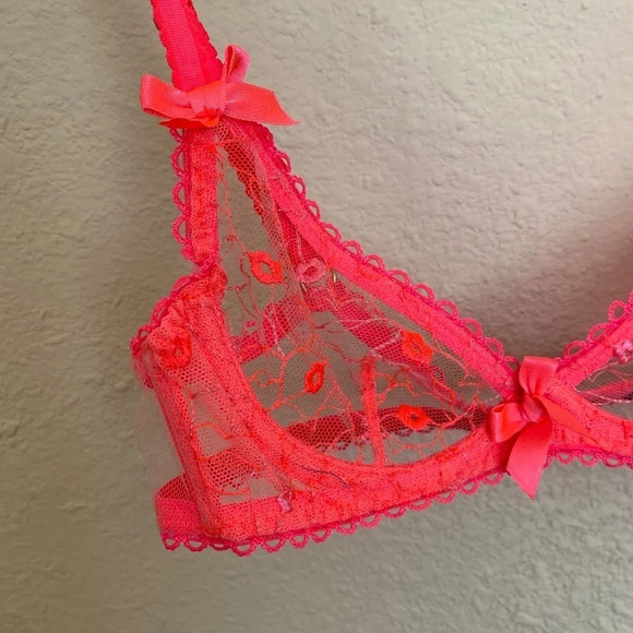 L’Agent Agent Provocateur neon melon bright pink lace mesh‎ bra 32A kisses lips - Picture 6 of 9